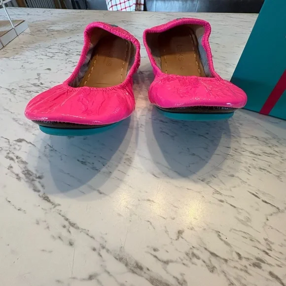 Pop Pink Tieks!! 💕 - Picture 4 of 9